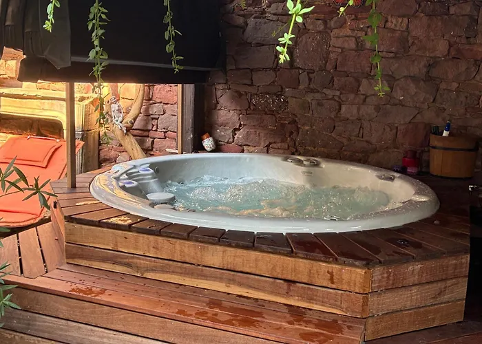 Le Grenier - Piscine Et *